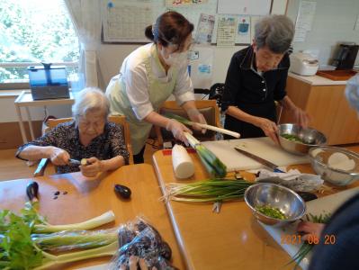 みんなで調理！